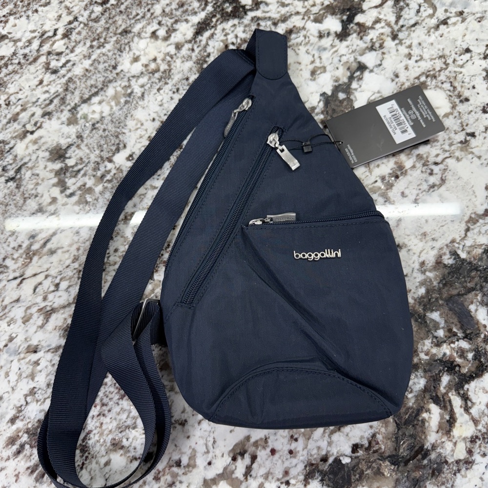 Baggallini Blue Belt Bag with Durable Design